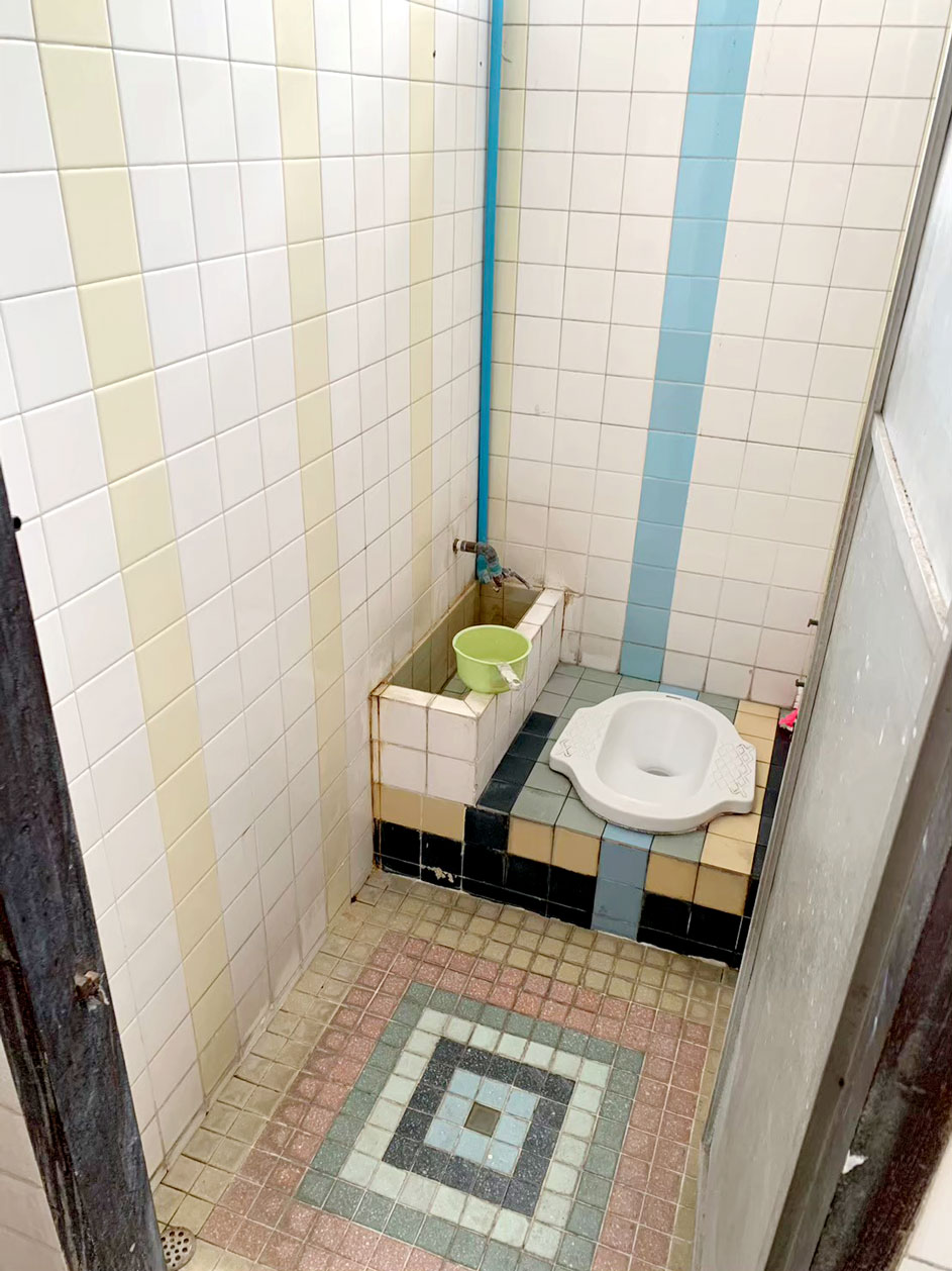 หอพักหญิงสุขสันต์, หอพักใกล้สวนสุนันทา, ห้องน้ำ