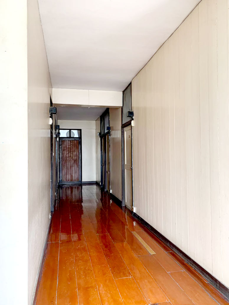 หอพักหญิงสุขสันต์, ทางเดินหน้าห้อง, หอพักใกล้สวนสุนันทา